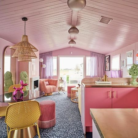 Fun Barbie Inspired, 6 Berth Caravan - Camber Sands Holiday Park, Near The Beach Luaran gambar